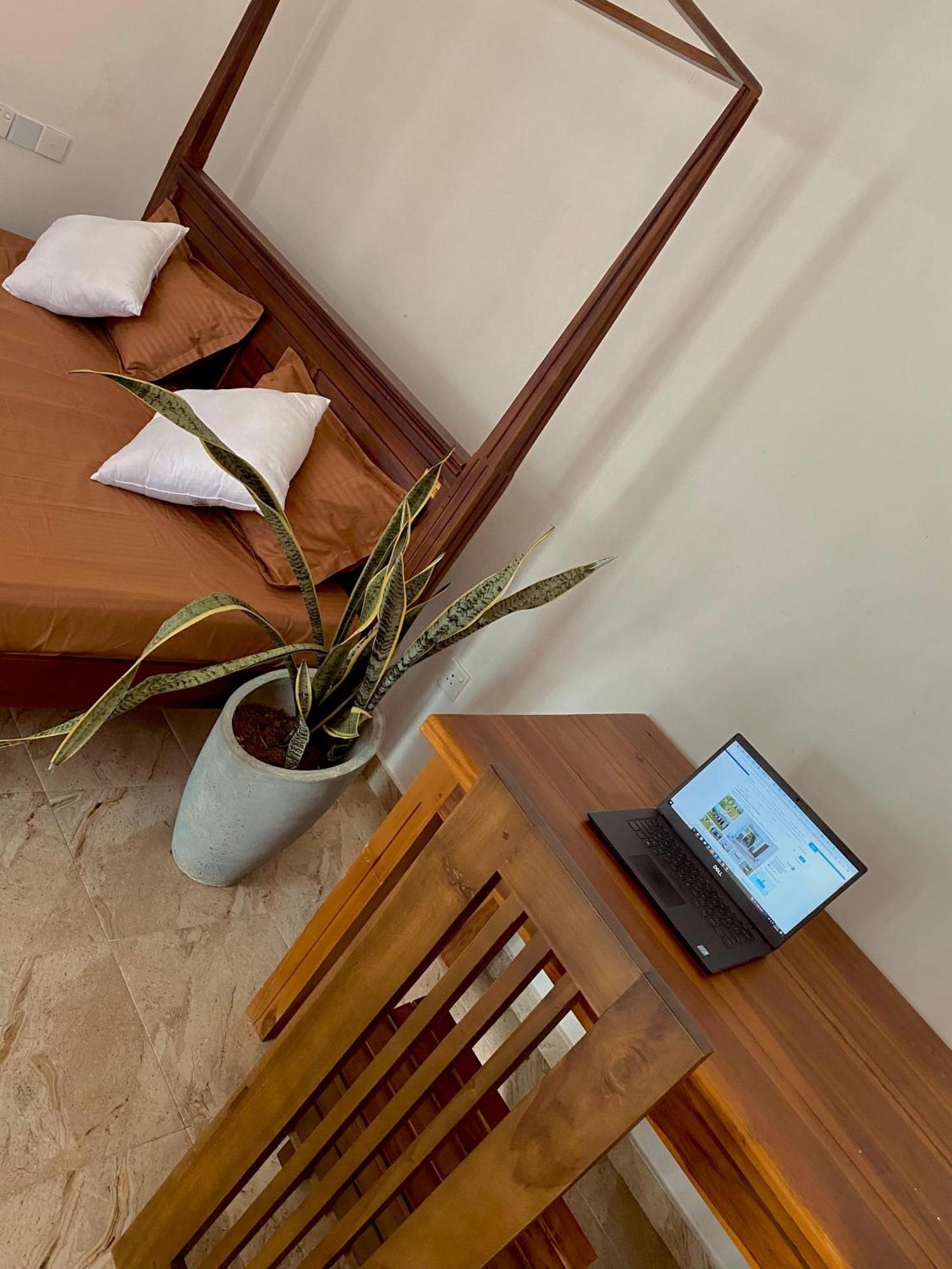 Sasmika Villa Surf And Yoga Hostel 웰리가마 외부 사진