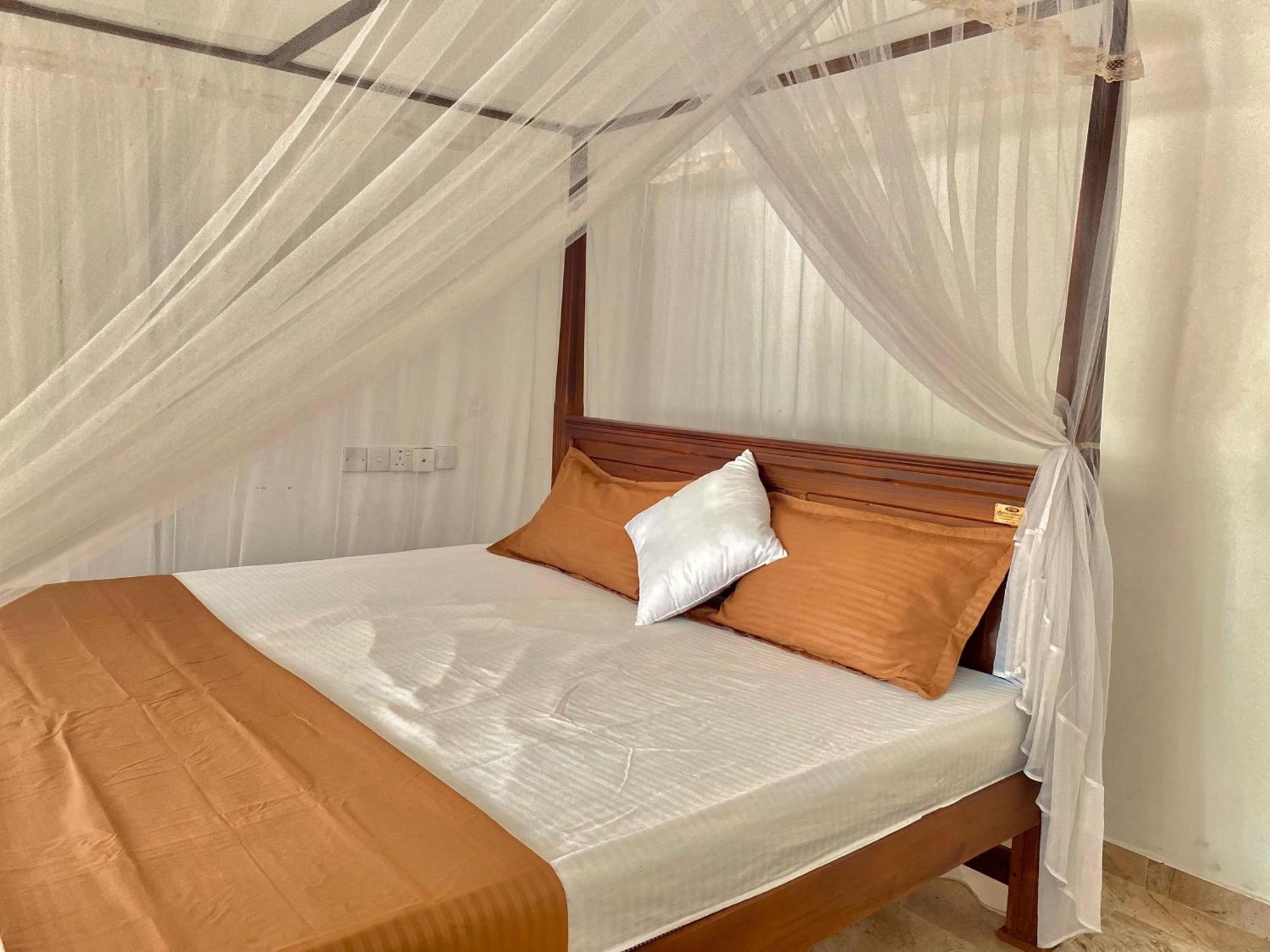 Sasmika Villa Surf And Yoga Hostel 웰리가마 외부 사진