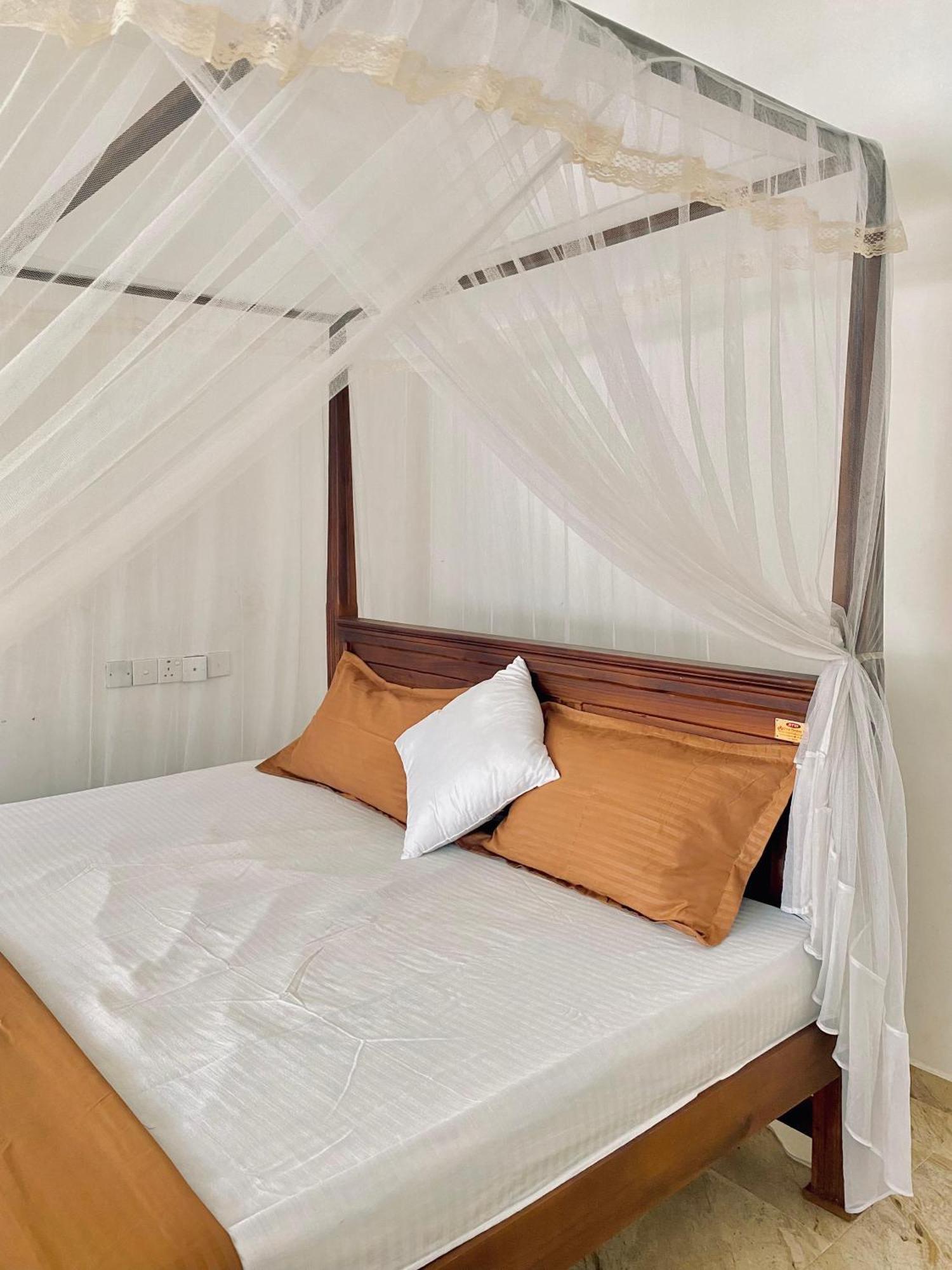 Sasmika Villa Surf And Yoga Hostel 웰리가마 외부 사진