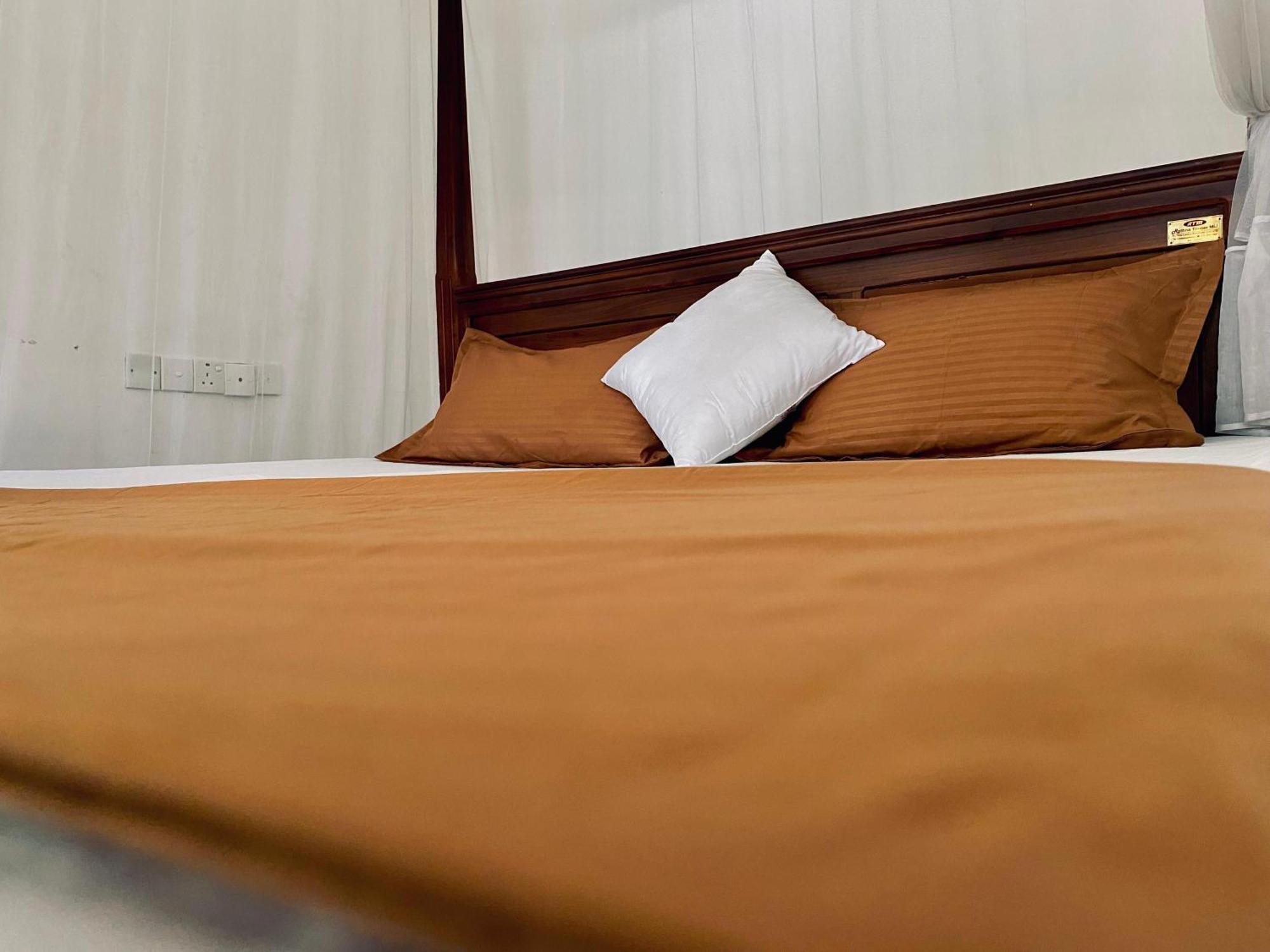 Sasmika Villa Surf And Yoga Hostel 웰리가마 외부 사진