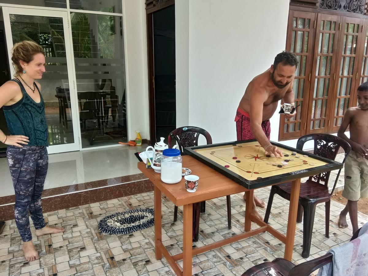 Sasmika Villa Surf And Yoga Hostel 웰리가마 외부 사진